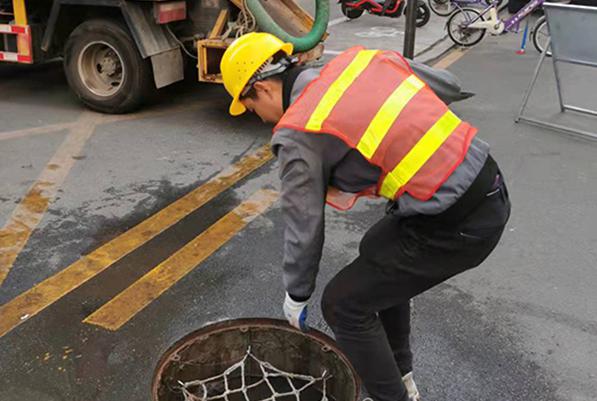 工厂厂区化粪池清理：大池体清掏与环保合规